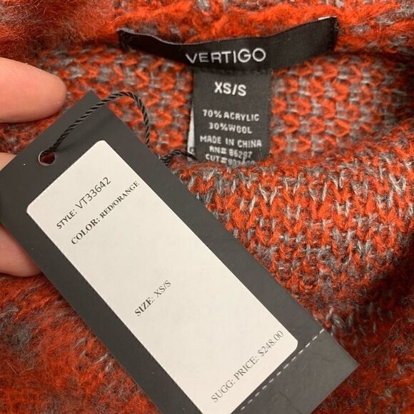 New Beautiful Pullover Sweater & Shawl - Picture 14 of 14